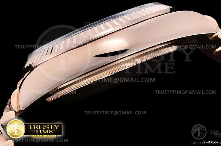 0419 RDD0219H – DayDate 36mm ComfortFit 694